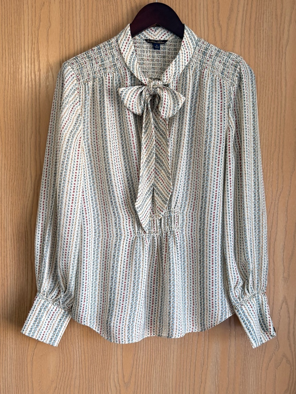 Brooks Brothers | Women’s 8 | Cream Ditzy Floral Silk Tie Neck Bow Blouse Career